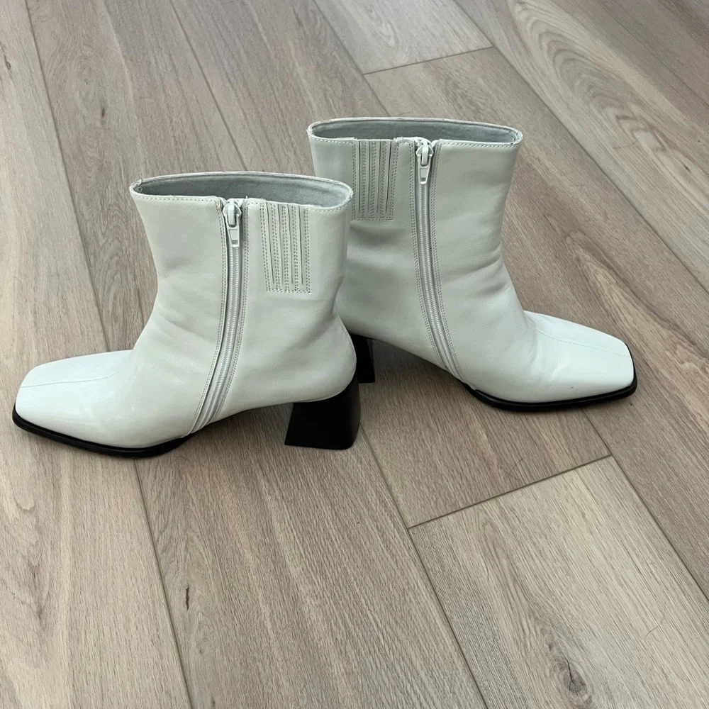 Jeffrey Campbell Off-White Heeled Boots - Picture 4 of 7